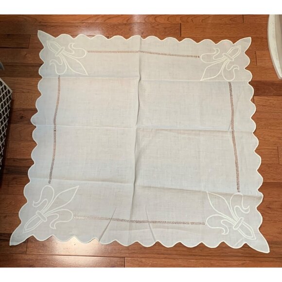 Vintage Linen Tablecloth With Embroidered Fleur-De-Lis Design - Picture 1 of 12